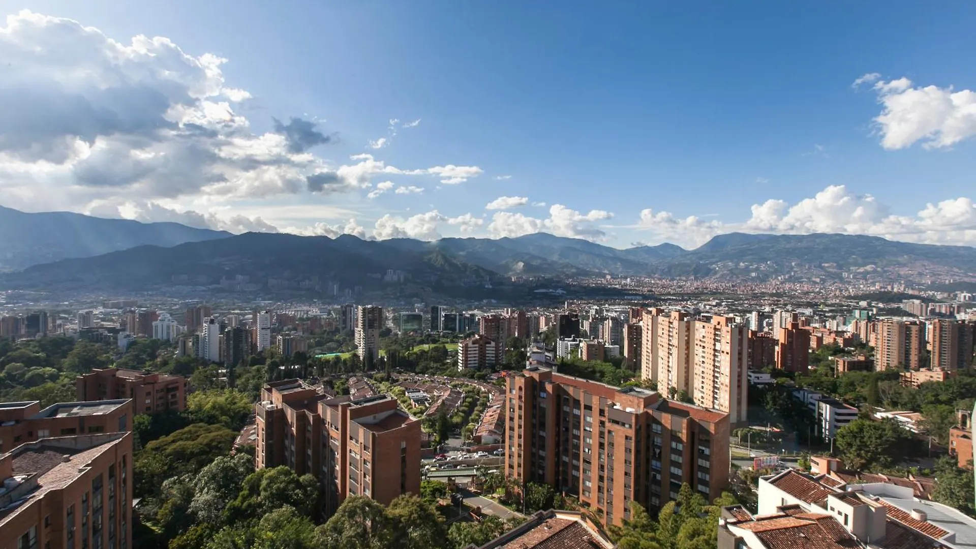 Class De Suites De Lujo El Poblado. Excelente Ubicacion Medellín Kolumbia